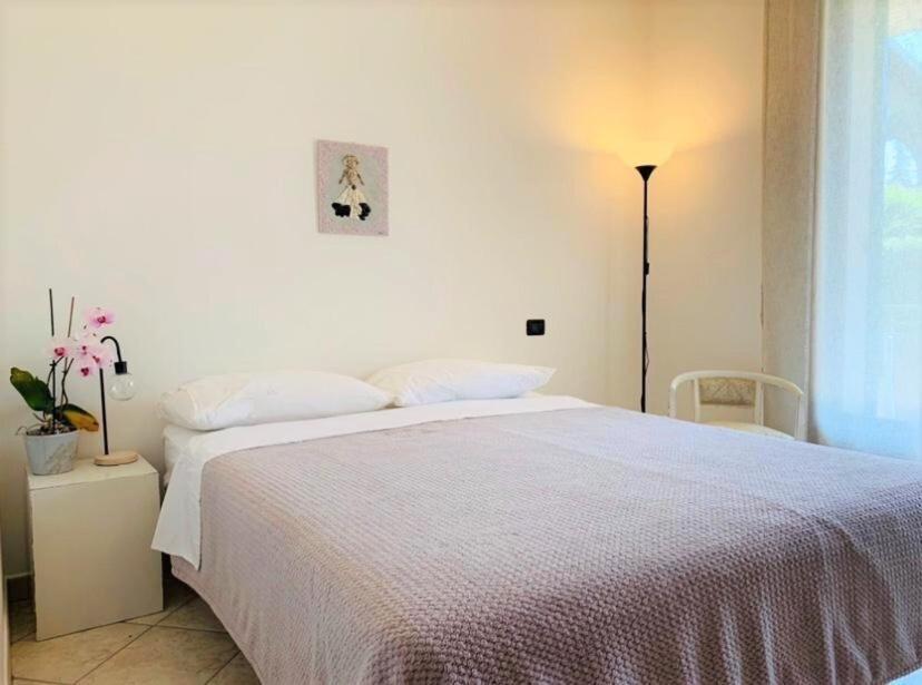 Casa Ulivi Bianco Lejlighed Rivoltella del Garda Eksteriør billede